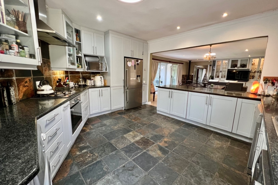 To Let 3 Bedroom Property for Rent in Van Riebeeckstrand Western Cape